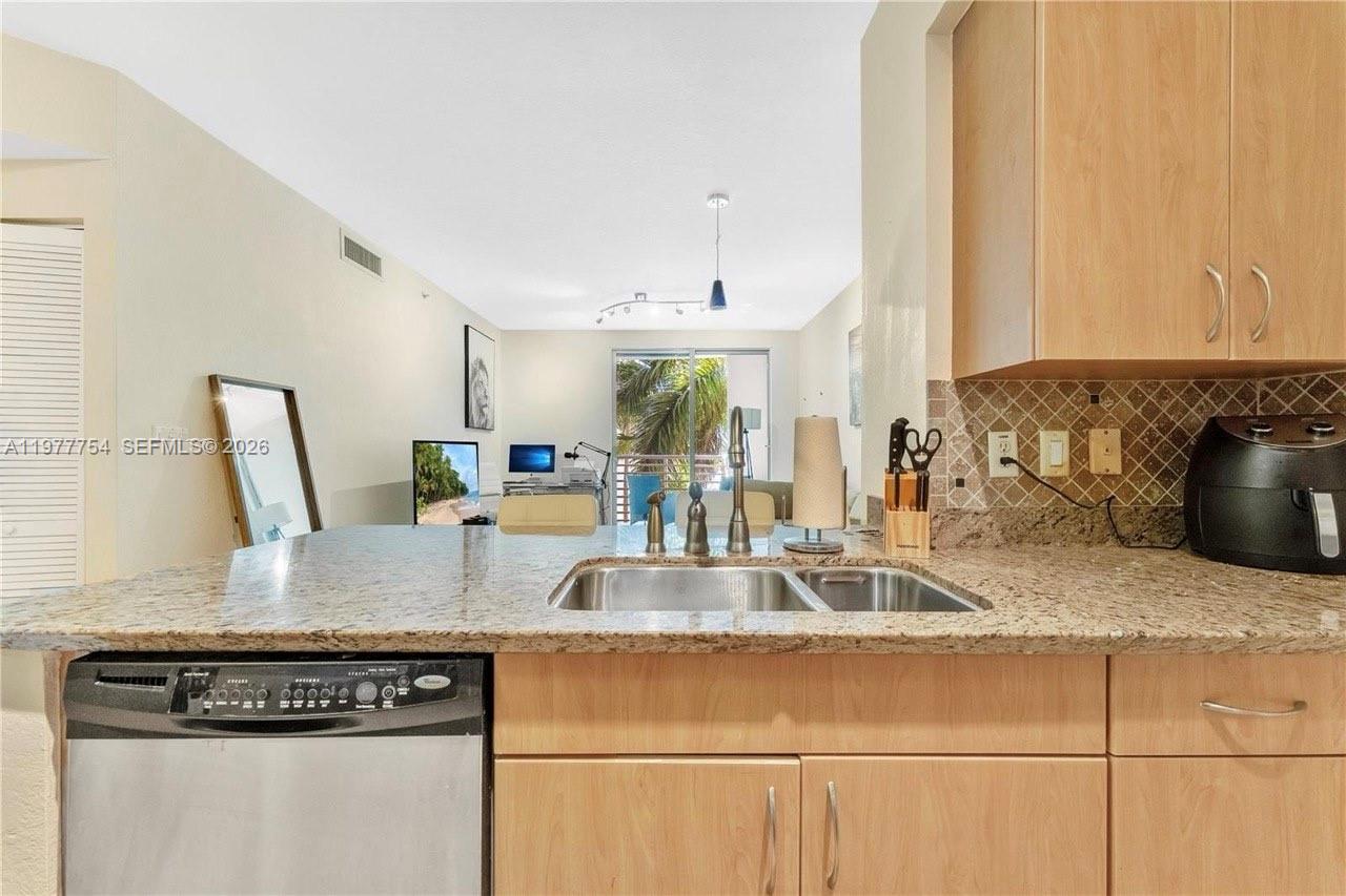 A11977754 Property Photo 5