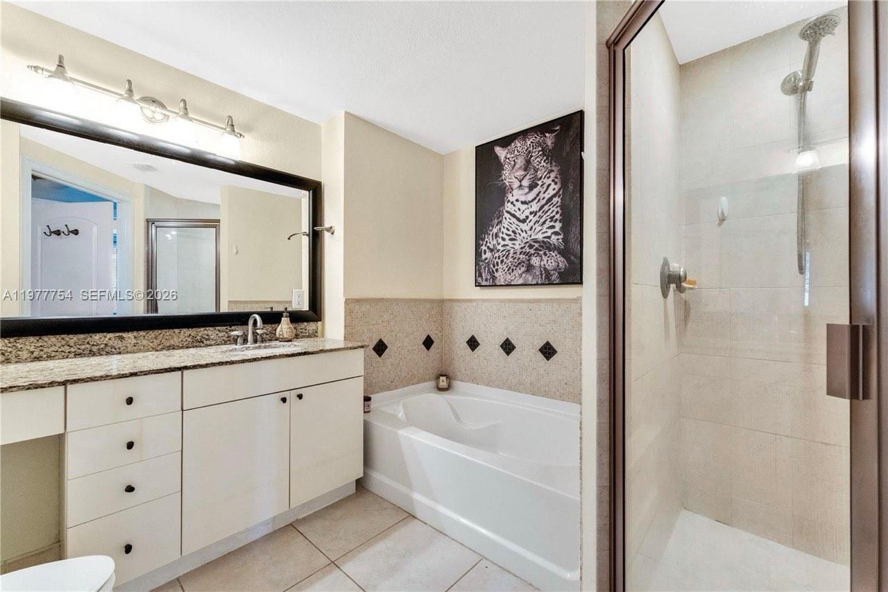 A11977754 Property Photo 9