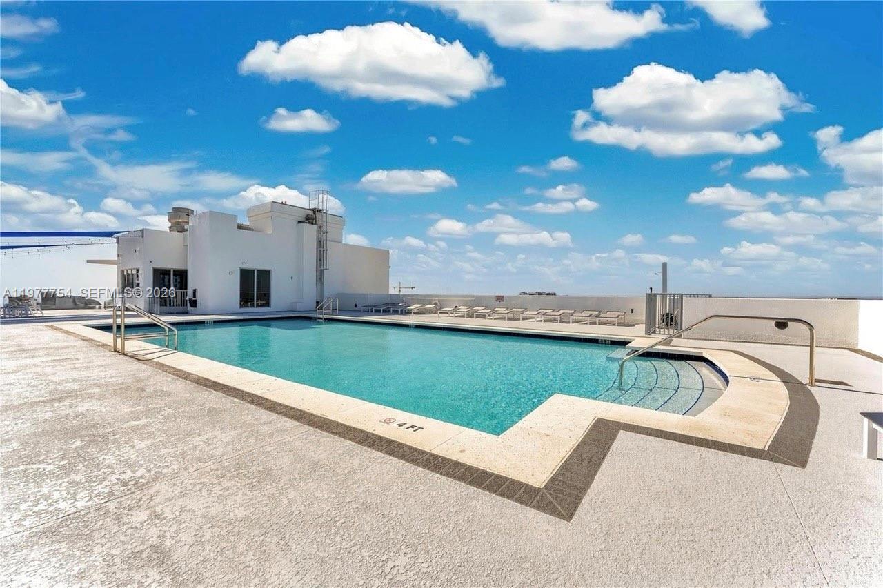 A11977754 Property Photo 14