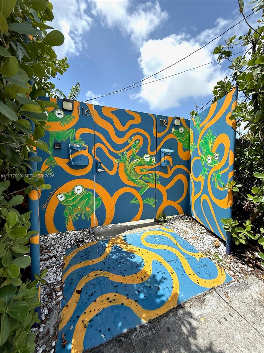 118 NW 24th Street