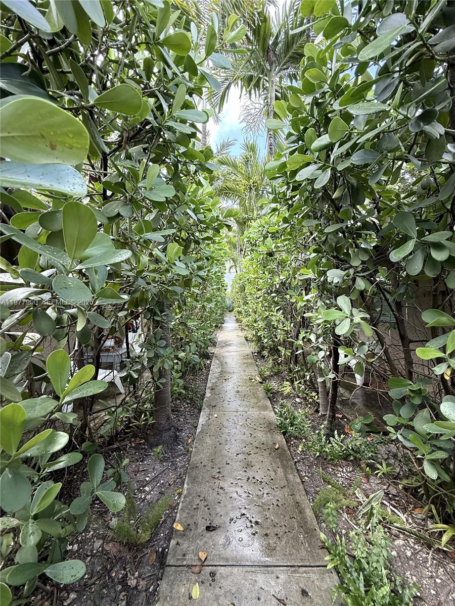 118 Nw 24th Street Property Photo 3