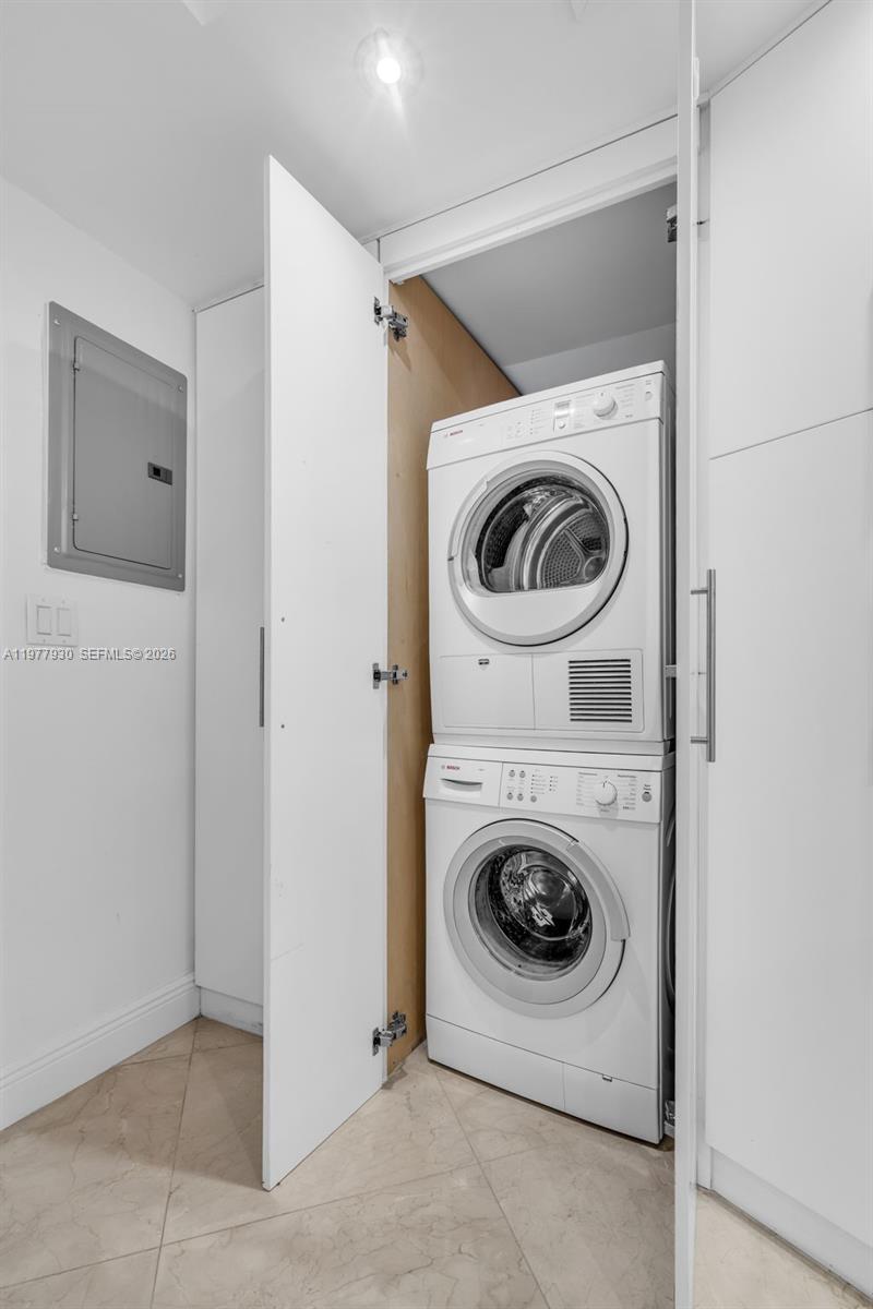 1121 Crandon Boulevard E1203 Property Photo 23