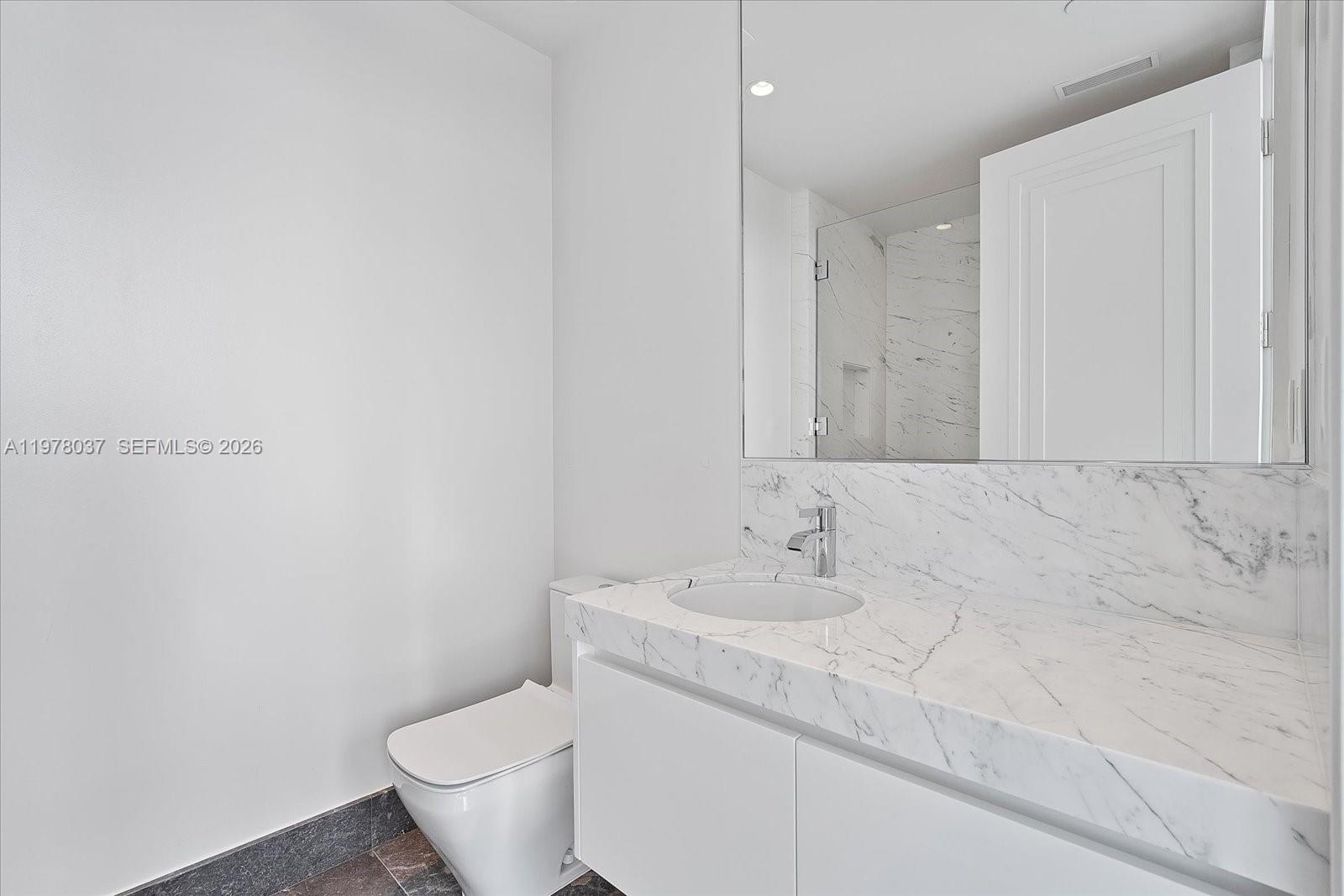 17901 Collins Avenue 1506 Property Photo 17
