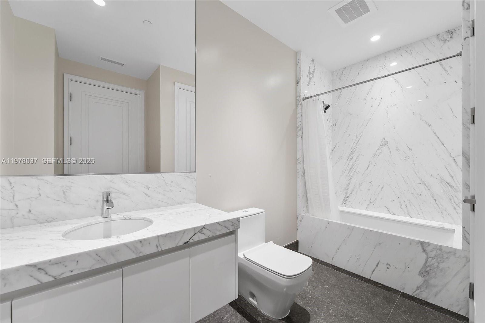 17901 Collins Avenue 1506 Property Photo 24