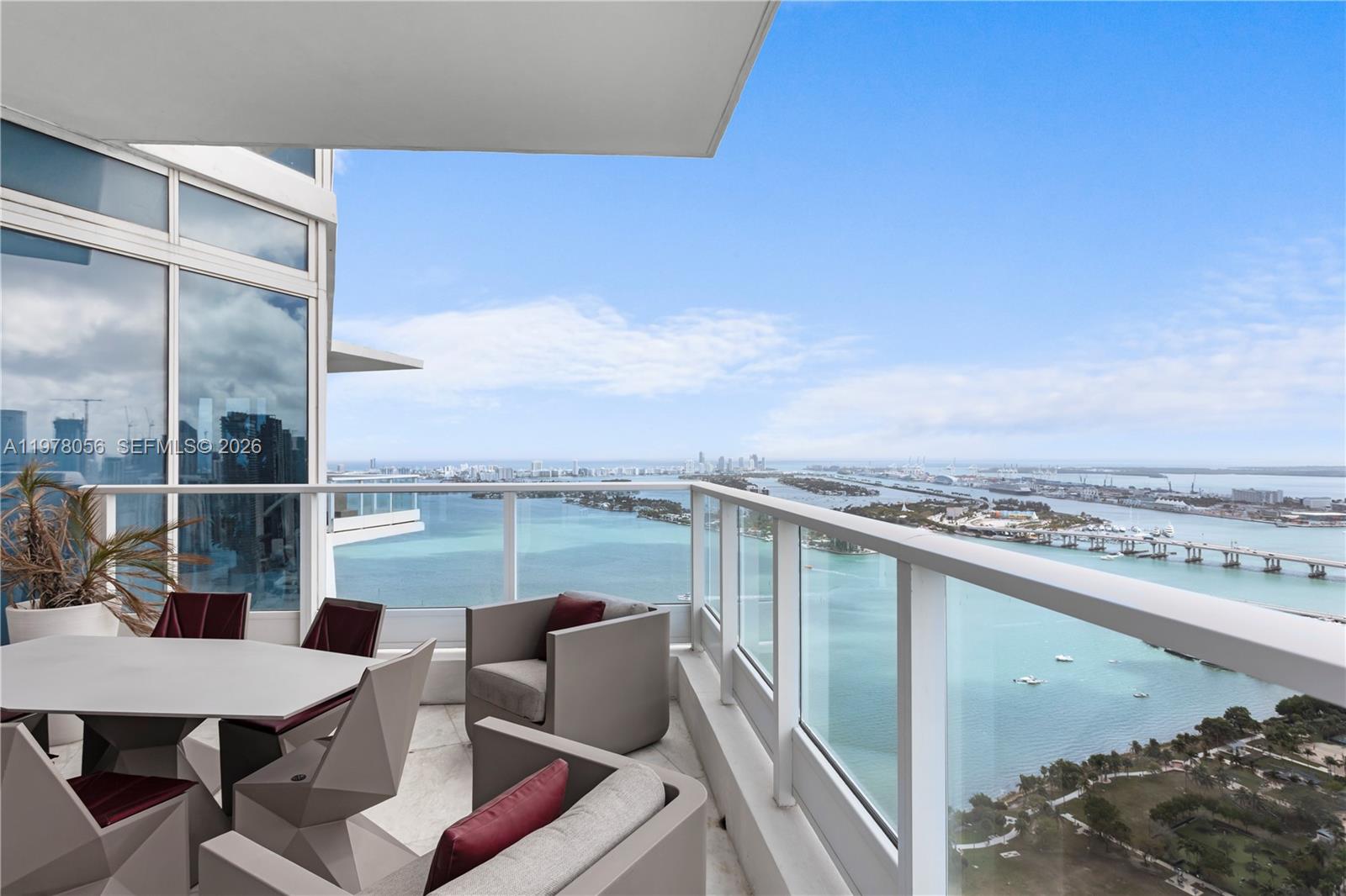 2020 N Bayshore Drive Ph 4702 Property Photo 4
