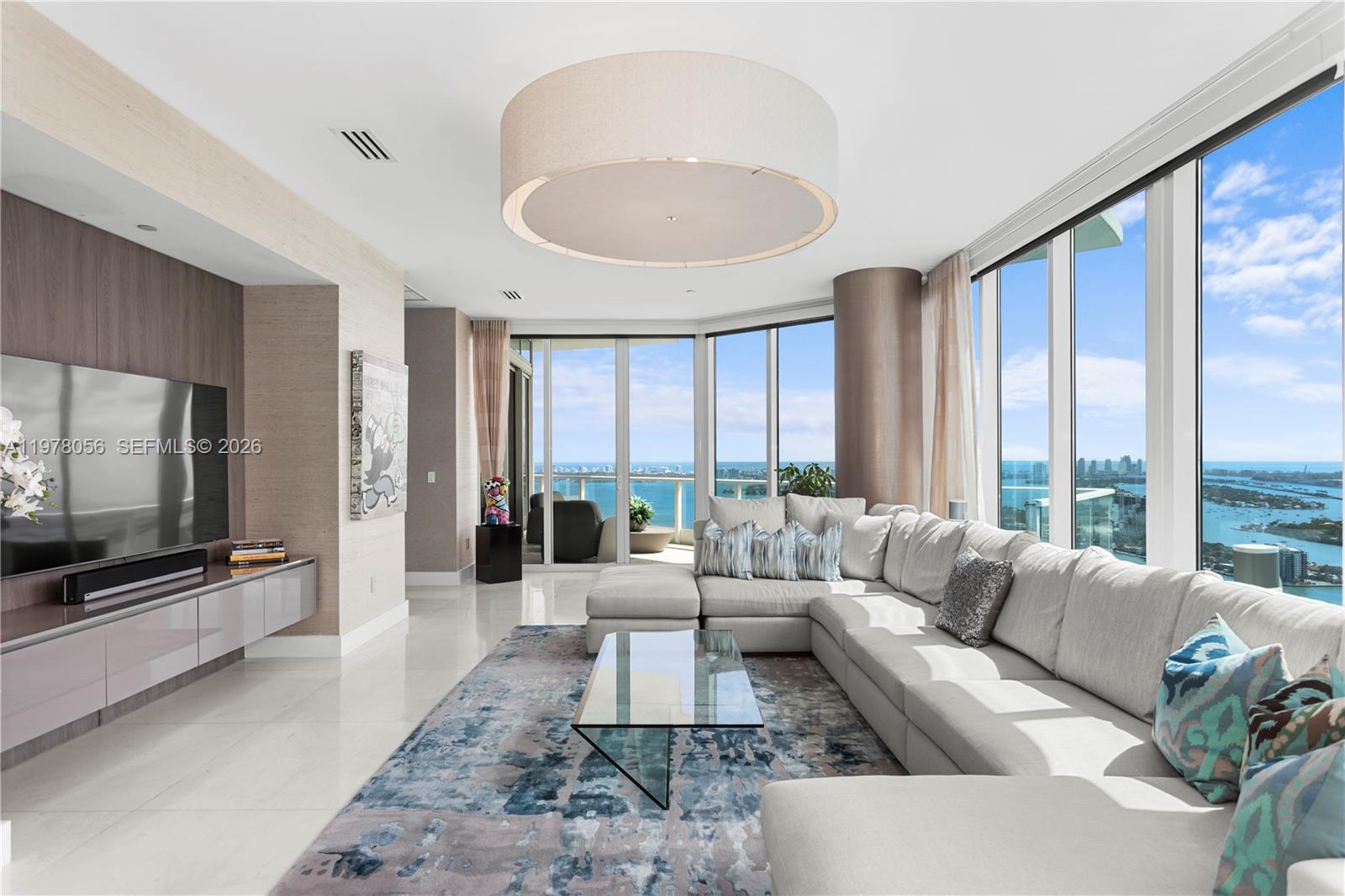 2020 N Bayshore Drive Ph 4702 Property Photo 5