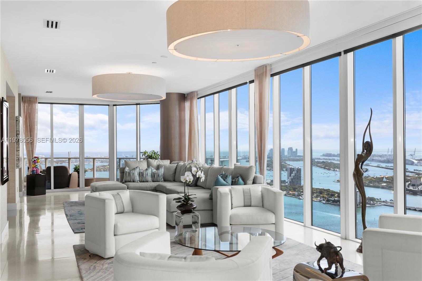 2020 N Bayshore Drive Ph 4702 Property Photo 6