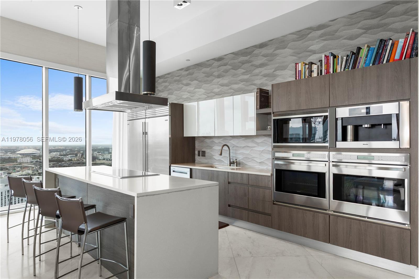 2020 N Bayshore Drive Ph 4702 Property Photo 16