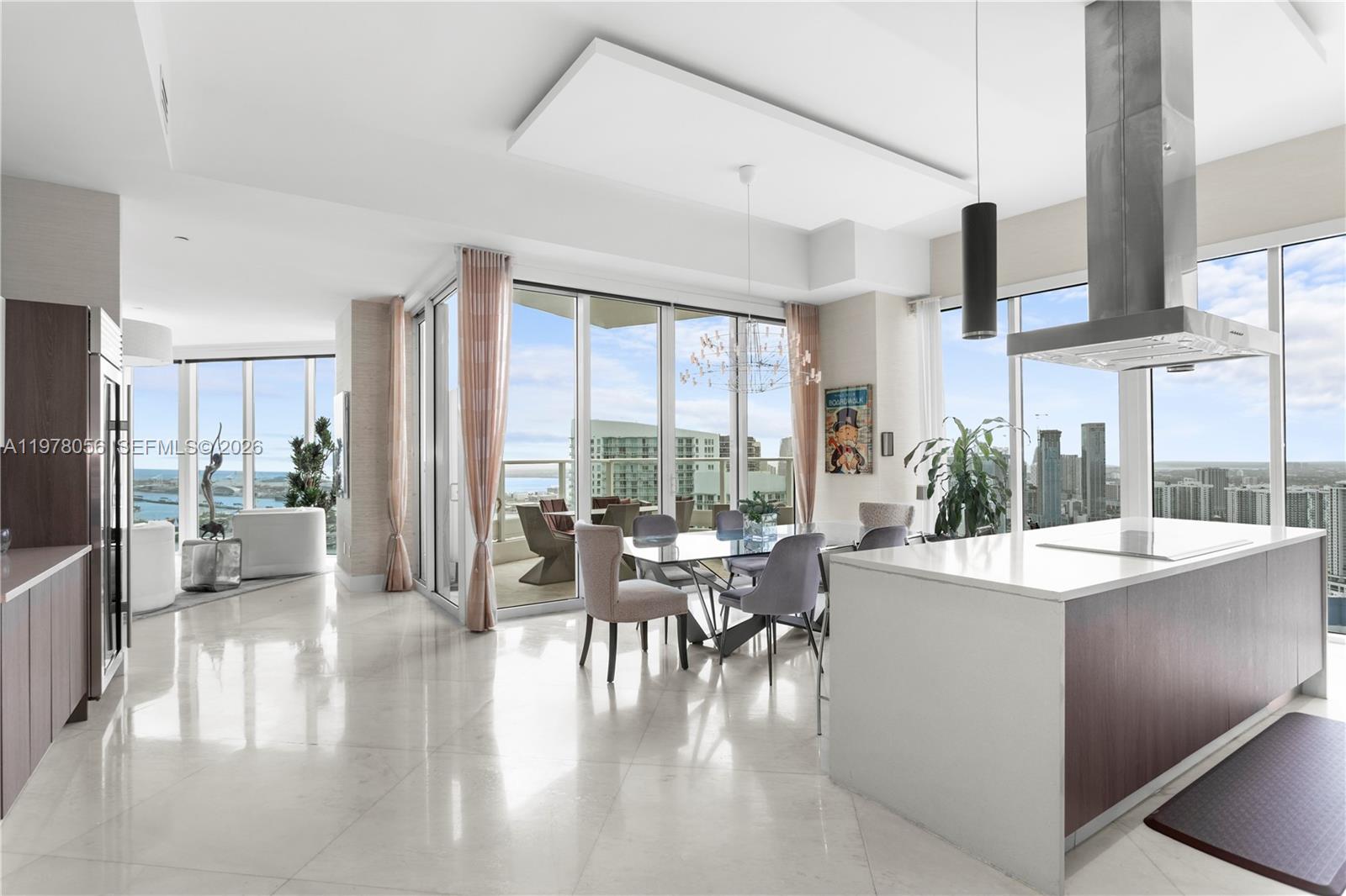 2020 N Bayshore Drive Ph 4702 Property Photo 17