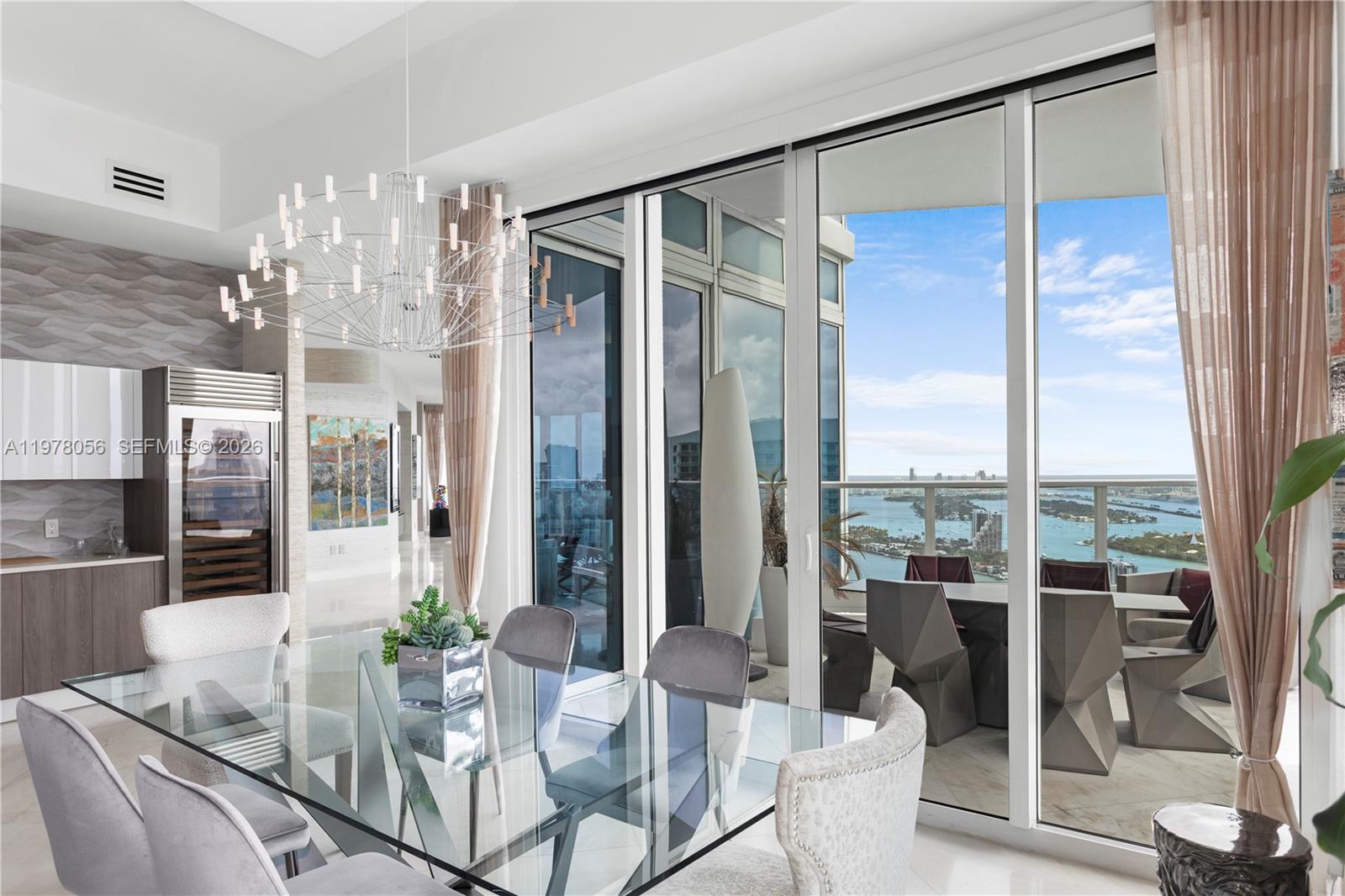 2020 N Bayshore Drive Ph 4702 Property Photo 18
