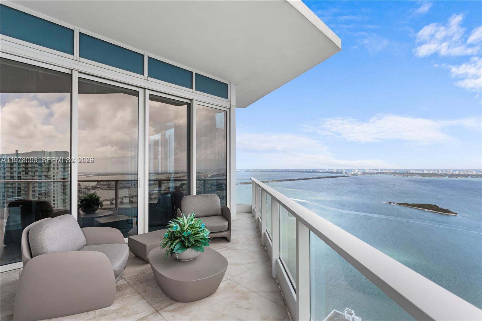 2020 N Bayshore Drive Ph 4702 Property Photo 21
