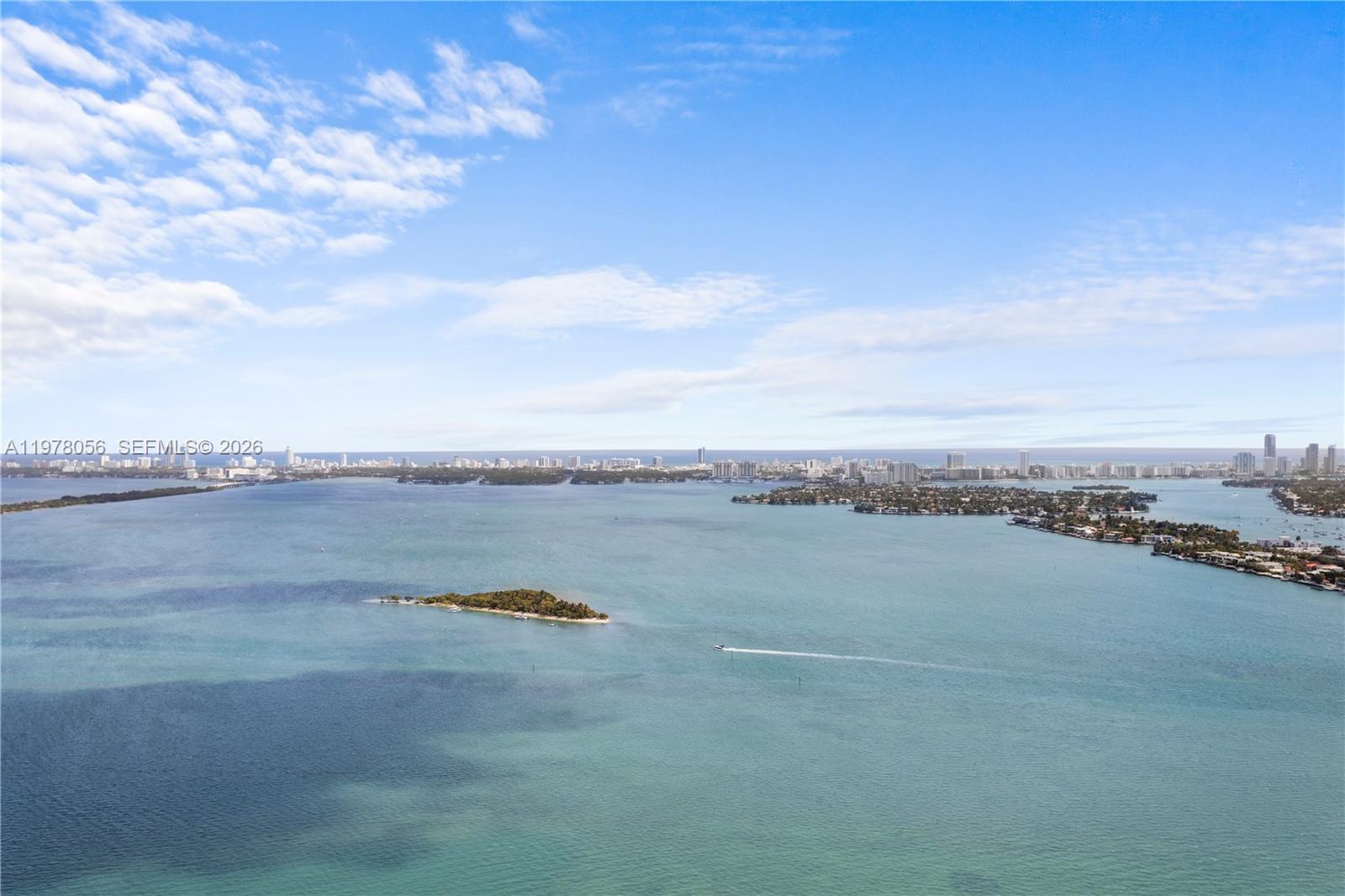 2020 N Bayshore Drive Ph 4702 Property Photo 22