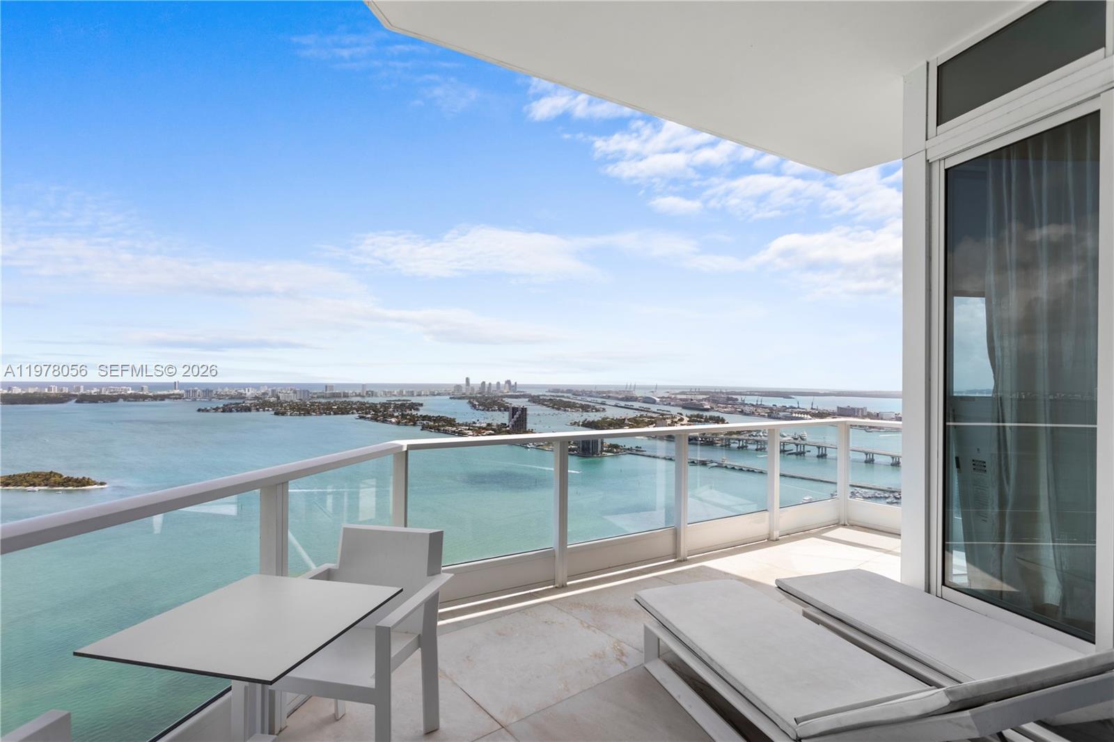 2020 N Bayshore Drive Ph 4702 Property Photo 32