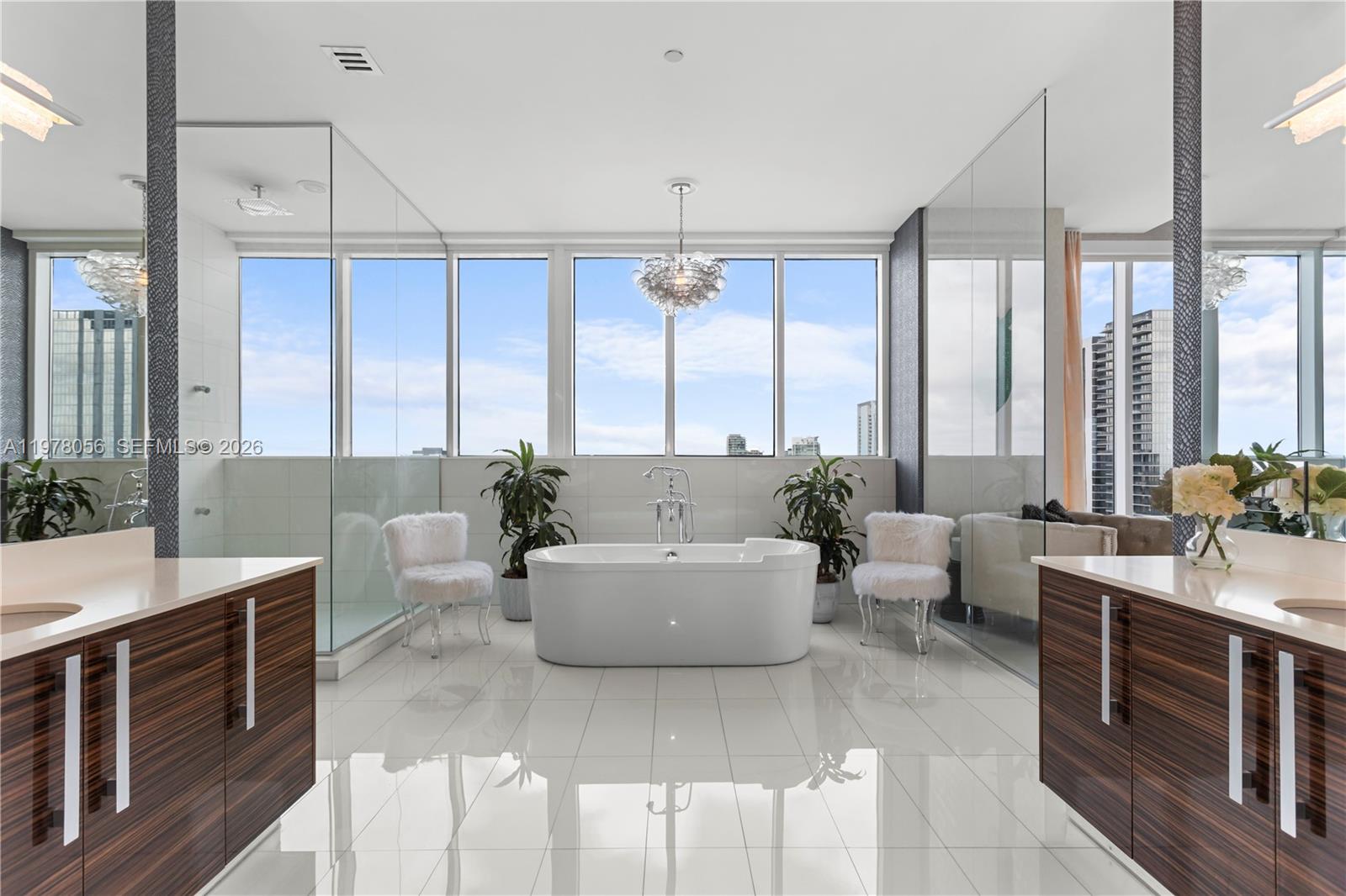 2020 N Bayshore Drive Ph 4702 Property Photo 35