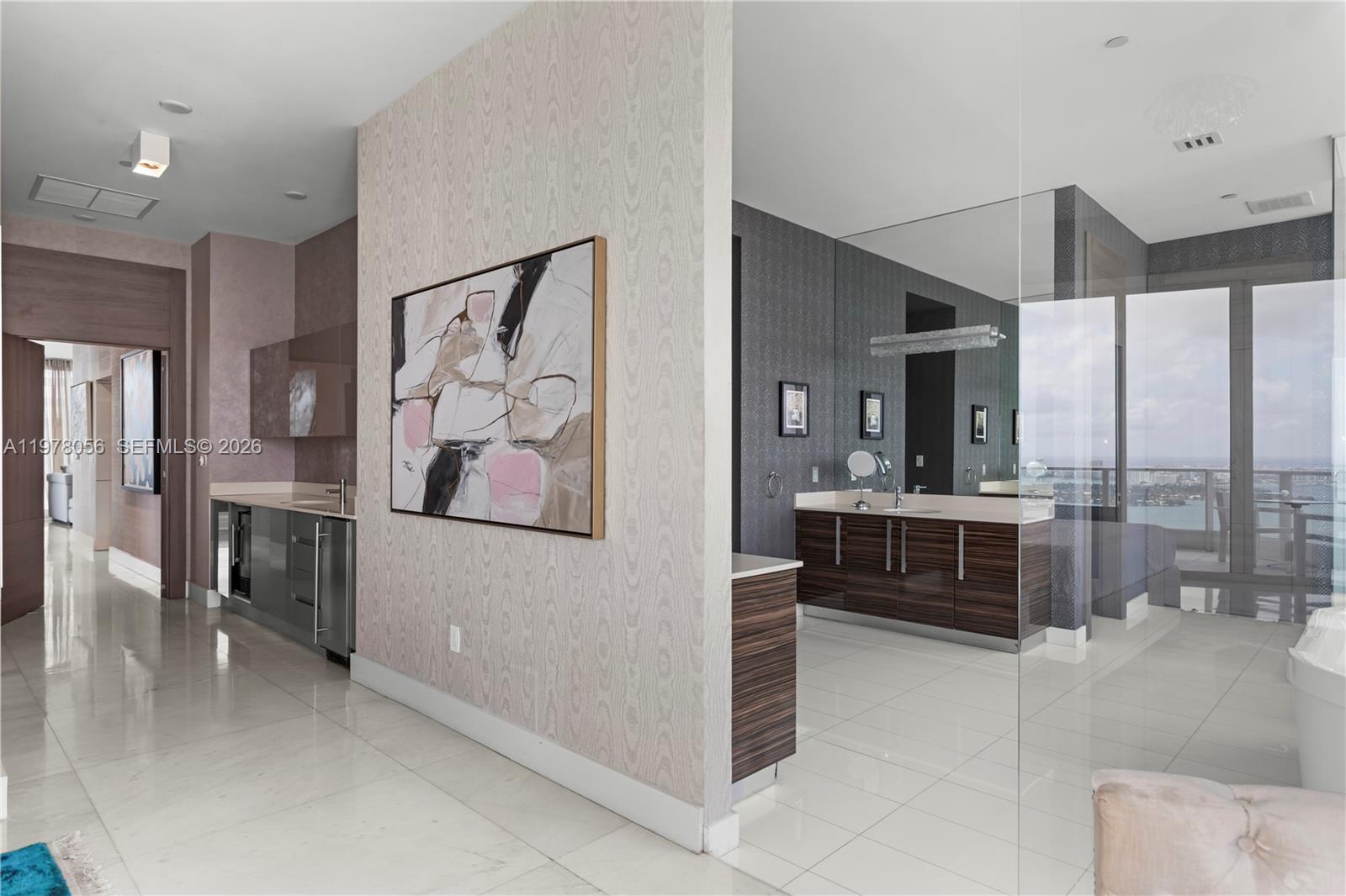 2020 N Bayshore Drive Ph 4702 Property Photo 36