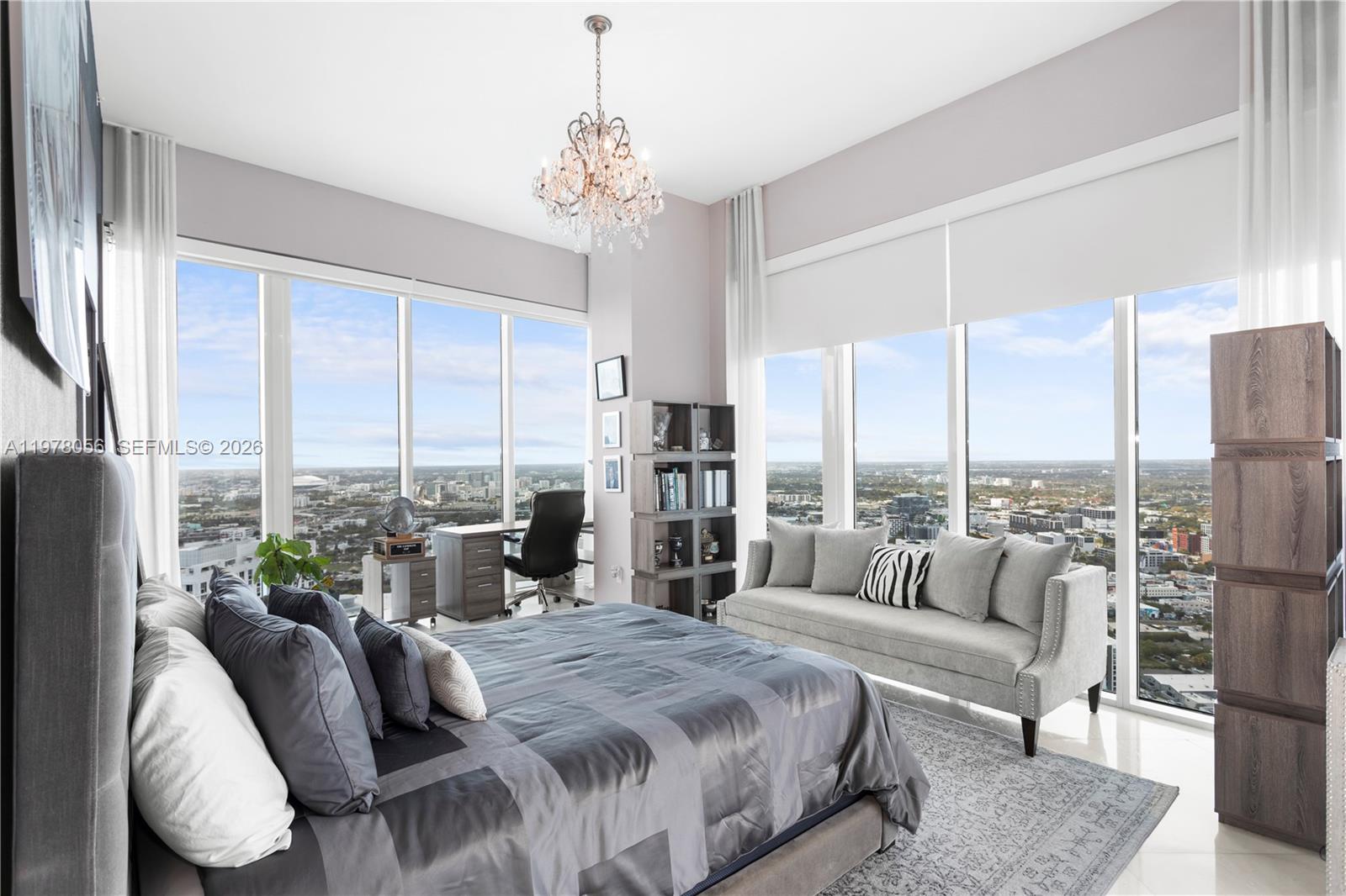 2020 N Bayshore Drive Ph 4702 Property Photo 45