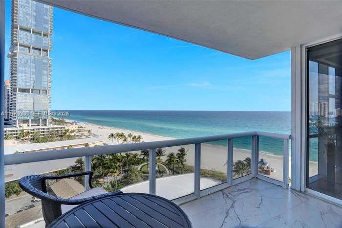 18201 Collins Avenue 1202 Property Photo 2
