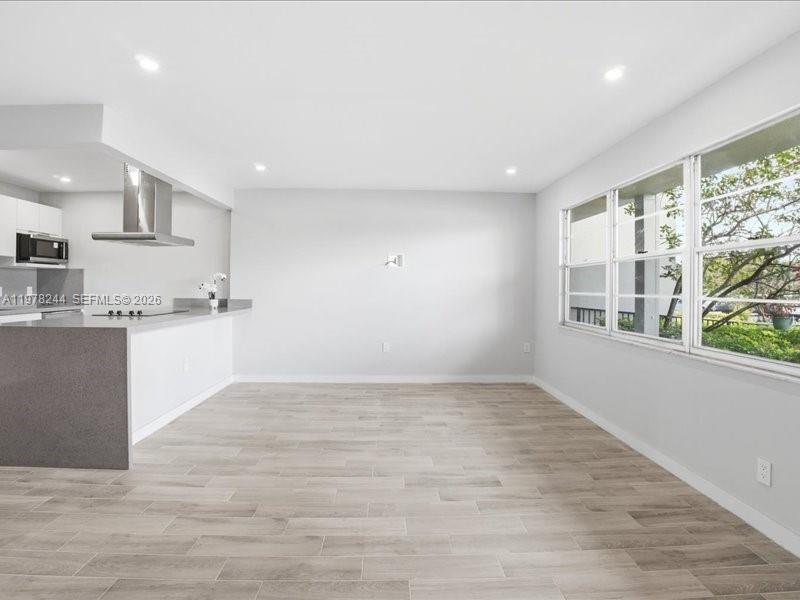 301 Sw 135th Avenue 108c Property Photo 8
