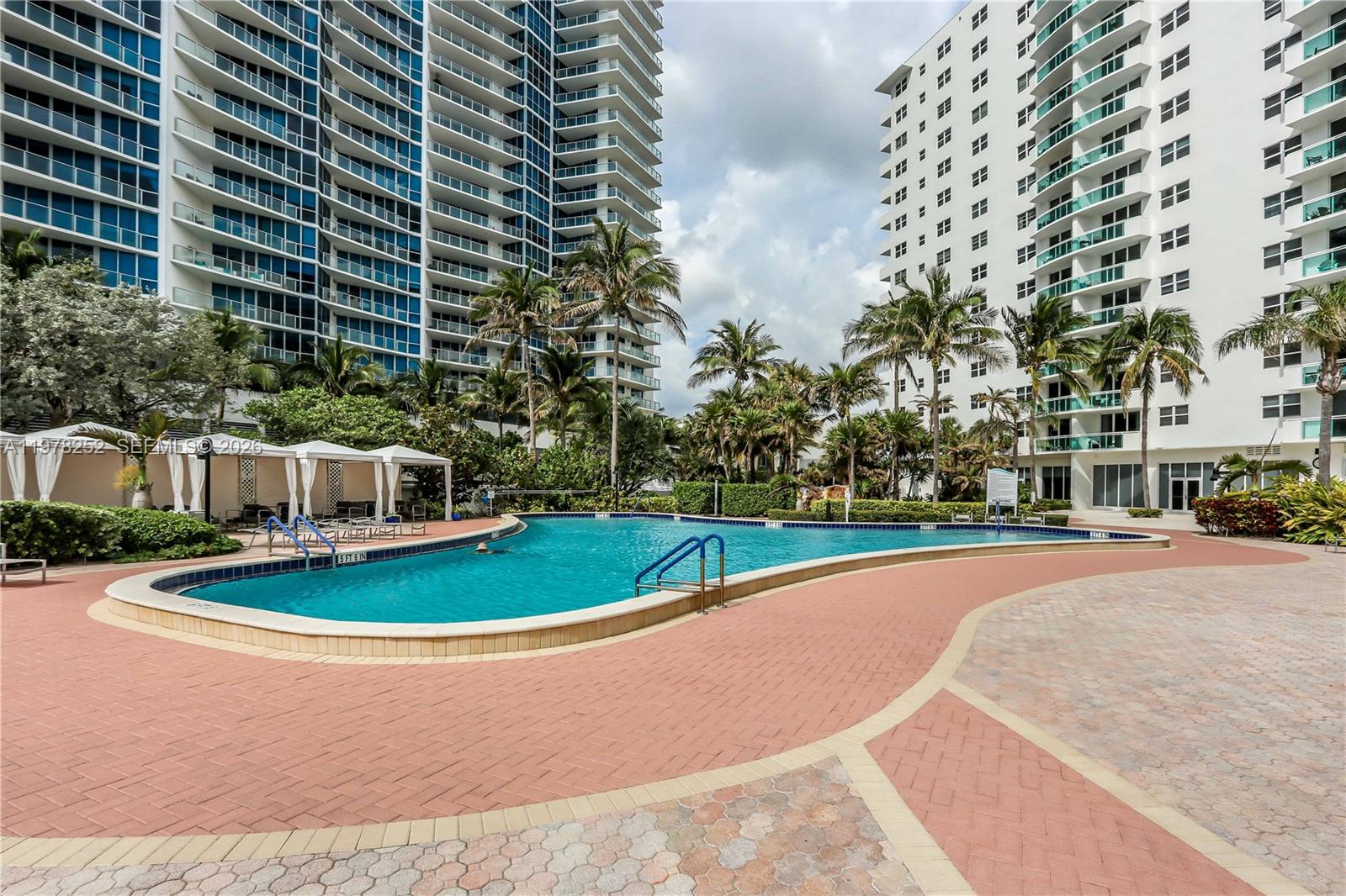 3001 S Ocean Drive 411 Property Photo 14