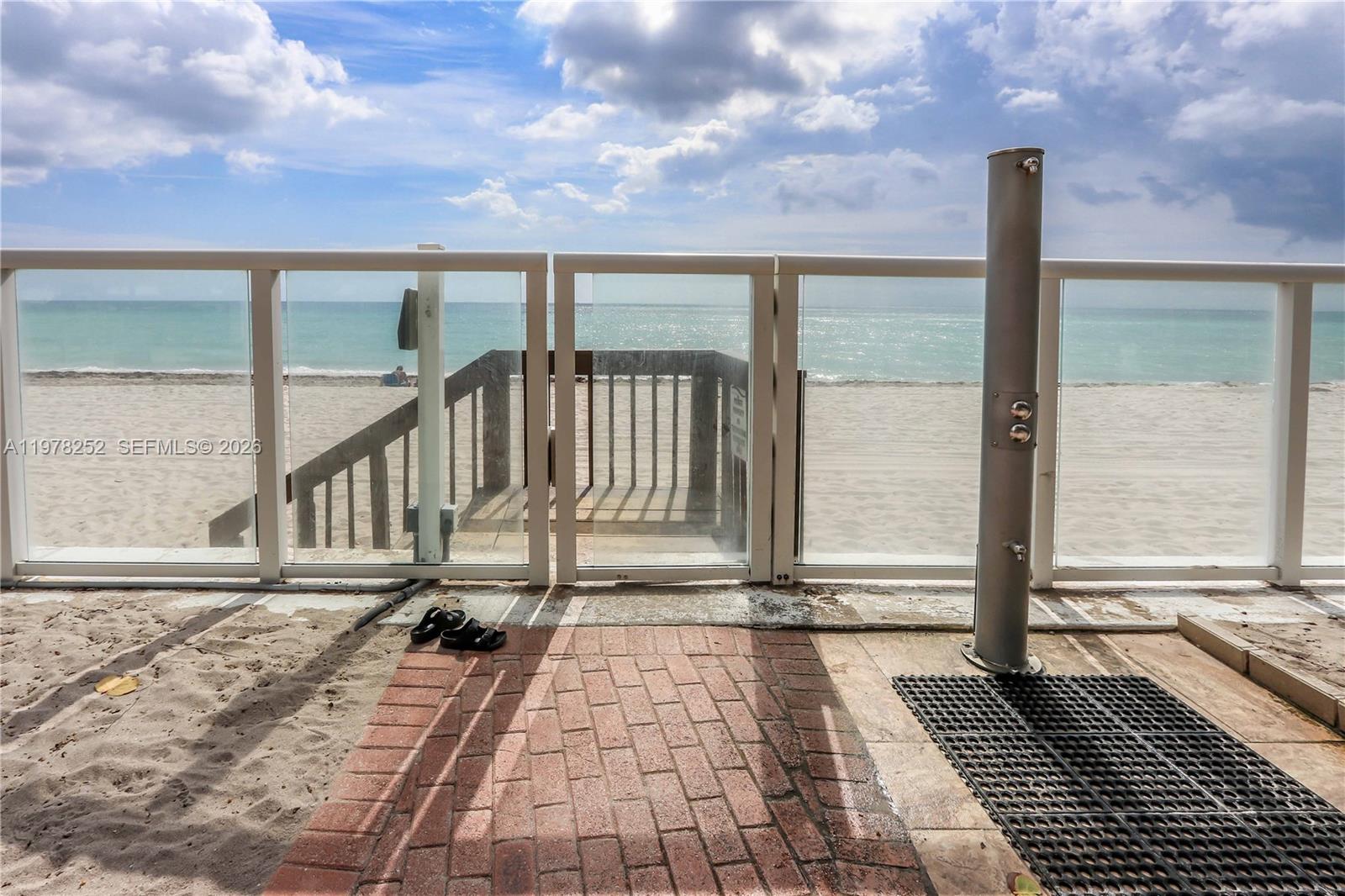 3001 S Ocean Drive 411 Property Photo 17