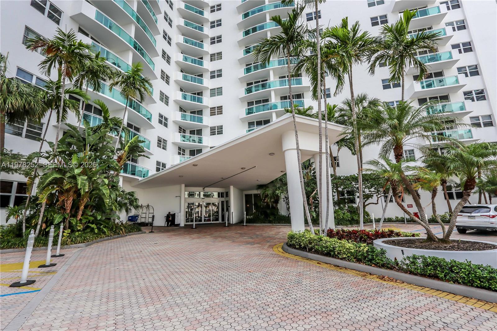 3001 S Ocean Drive 411 Property Photo 24