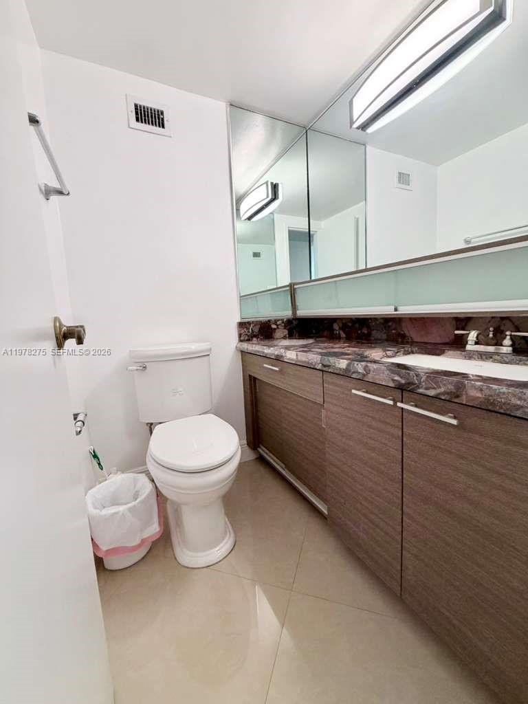 100 Lincoln Road 521 Property Photo 10