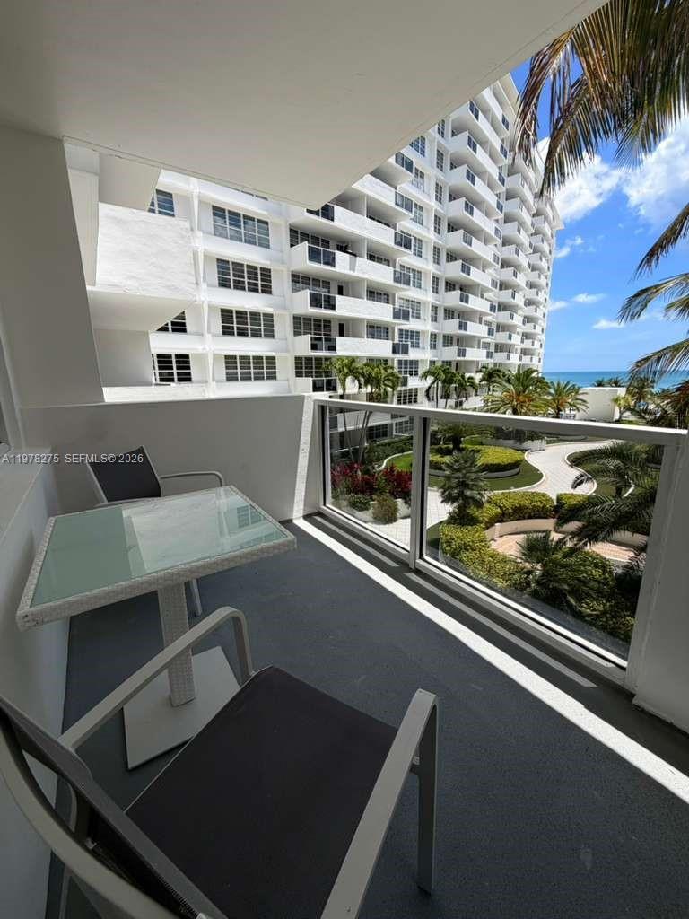 100 Lincoln Road 521 Property Photo 13