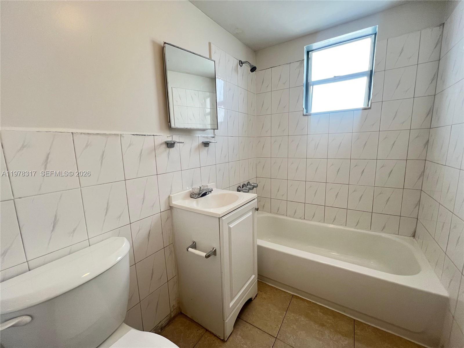 A11978317 Property Photo 3