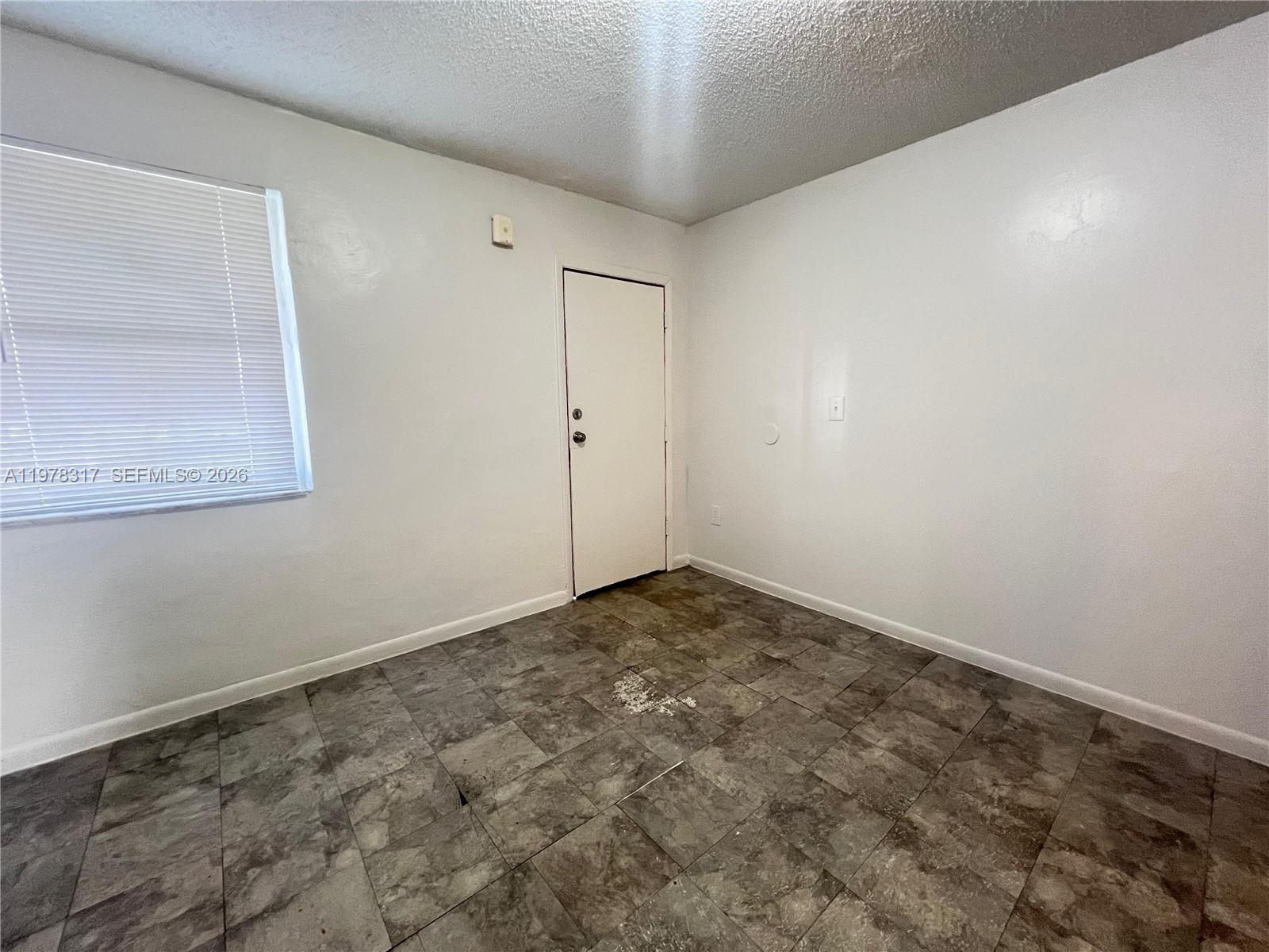 A11978317 Property Photo 6