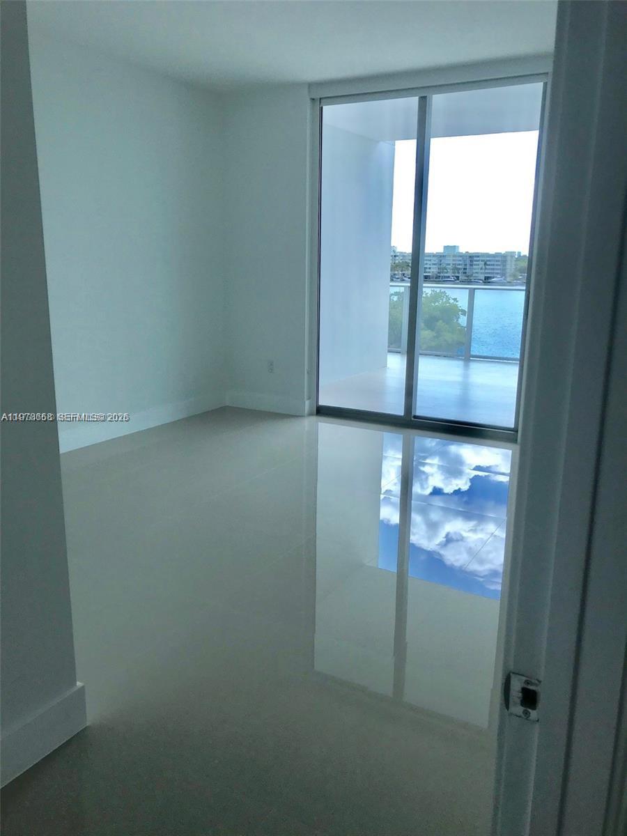 17111 Biscayne Boulevard 408 Property Photo 5