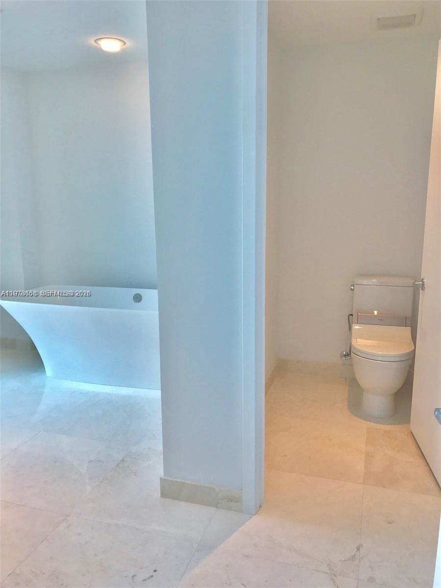 17111 Biscayne Boulevard 408 Property Photo 13