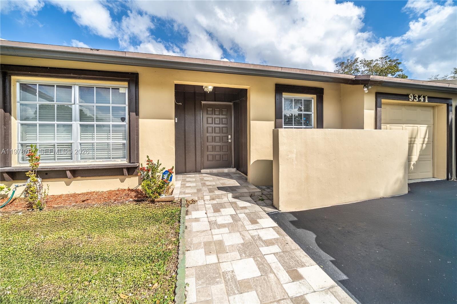 9341 E Fern Lane