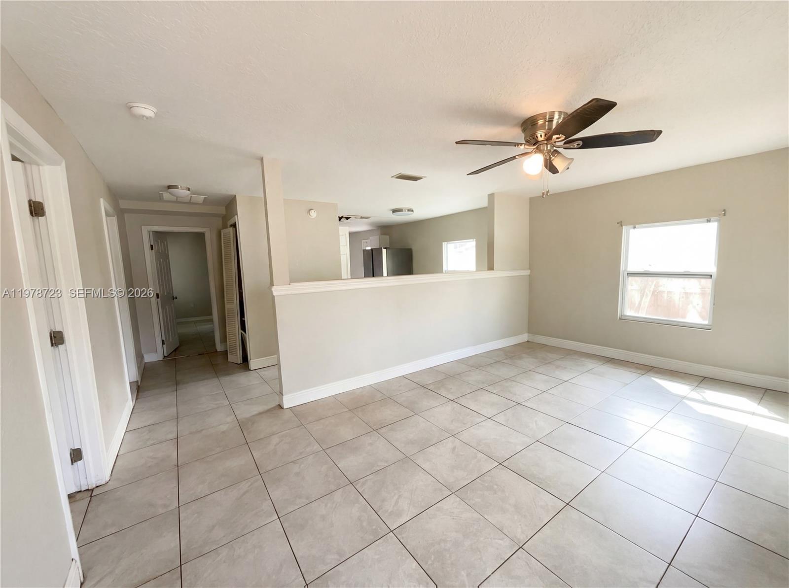 244 S Rhodes Property Photo 9