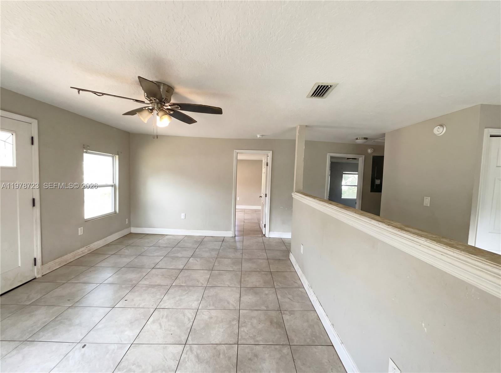 244 S Rhodes Property Photo 11