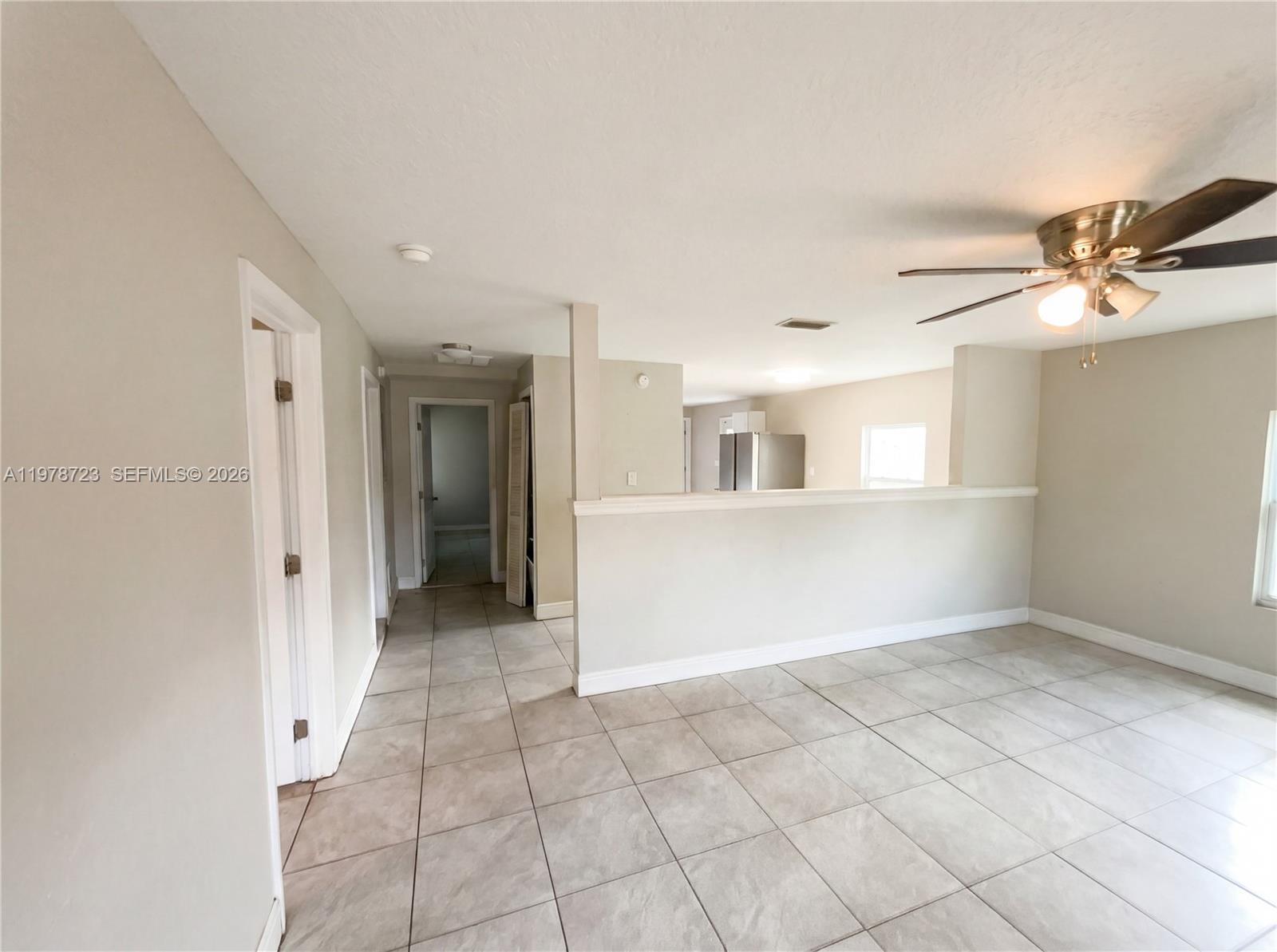 244 S Rhodes Property Photo 12