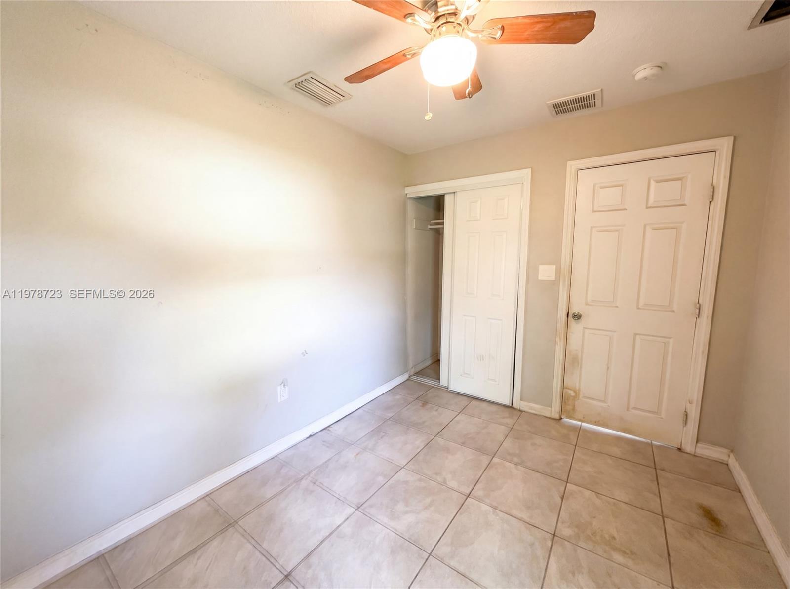 244 S Rhodes Property Photo 19