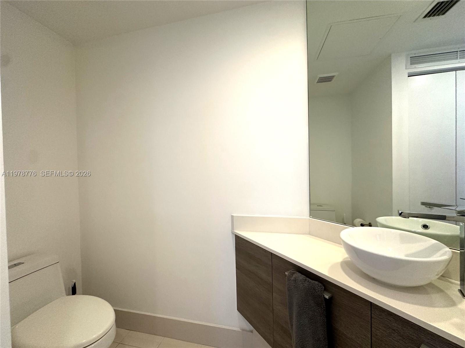 650 Ne 32nd Street 2108 Property Photo 16