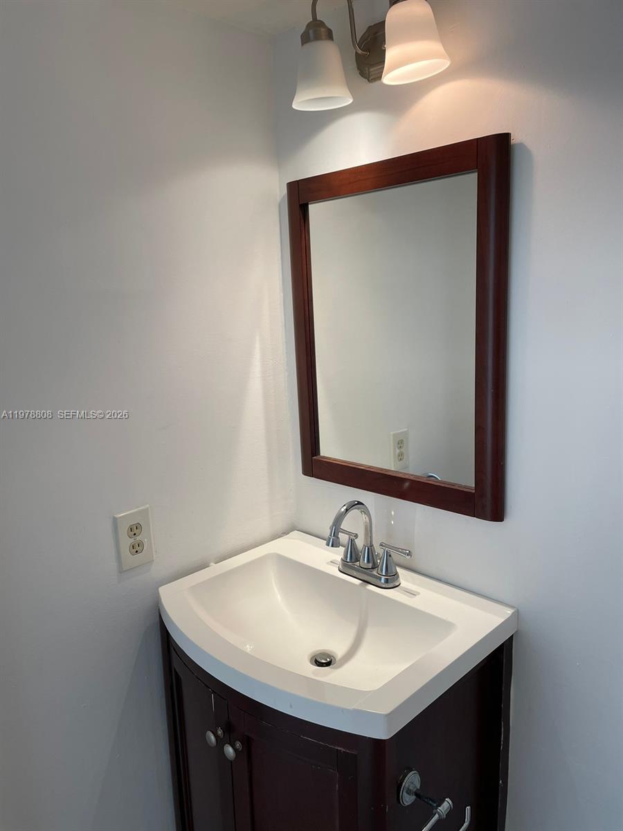 851 Three Islands Boulevard 109 Property Photo 11