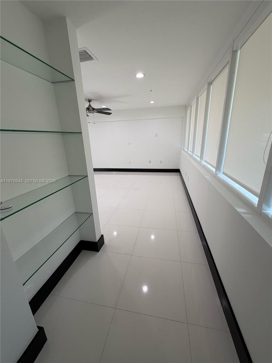 2699 Tigertail Avenue 14 Property Photo 10