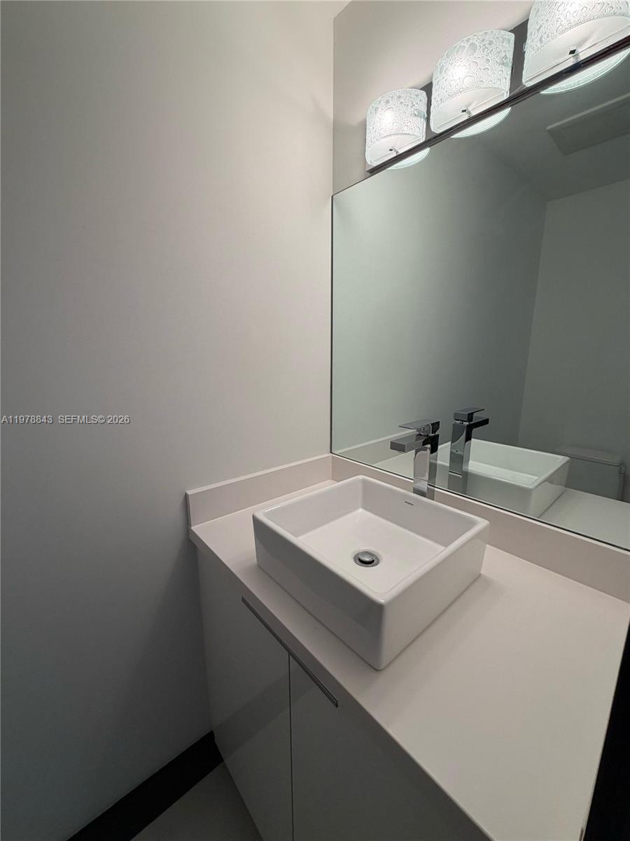 2699 Tigertail Avenue 14 Property Photo 15