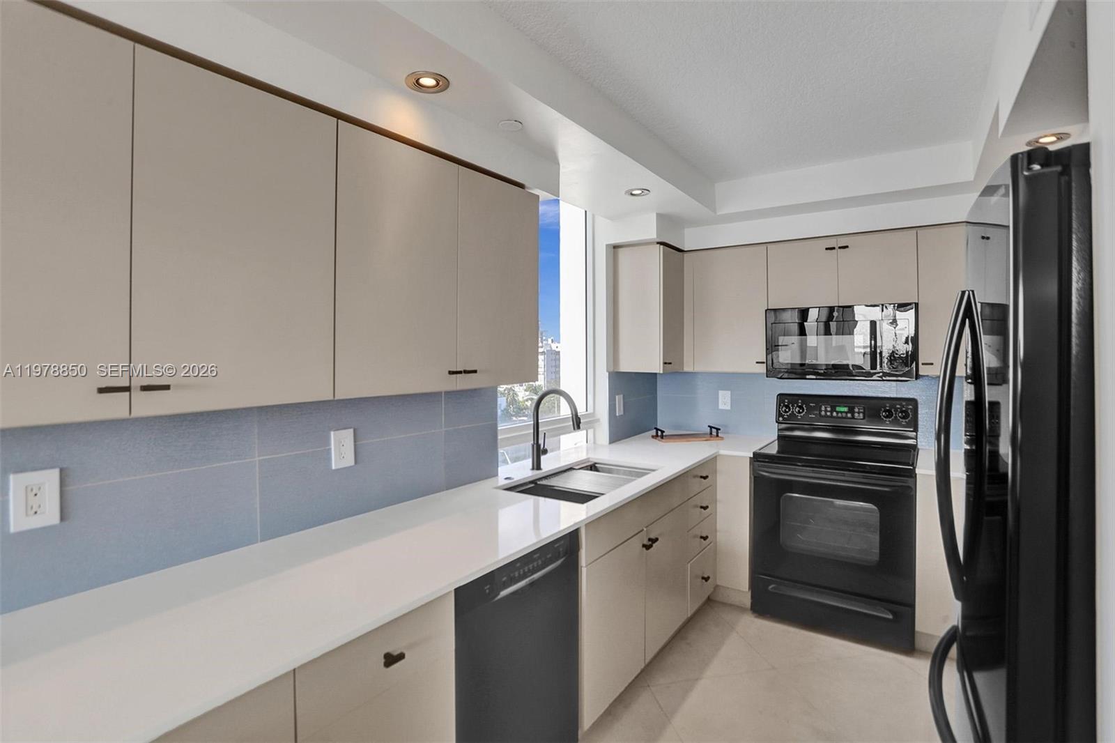6917 Collins Avenue 915 Property Photo 8