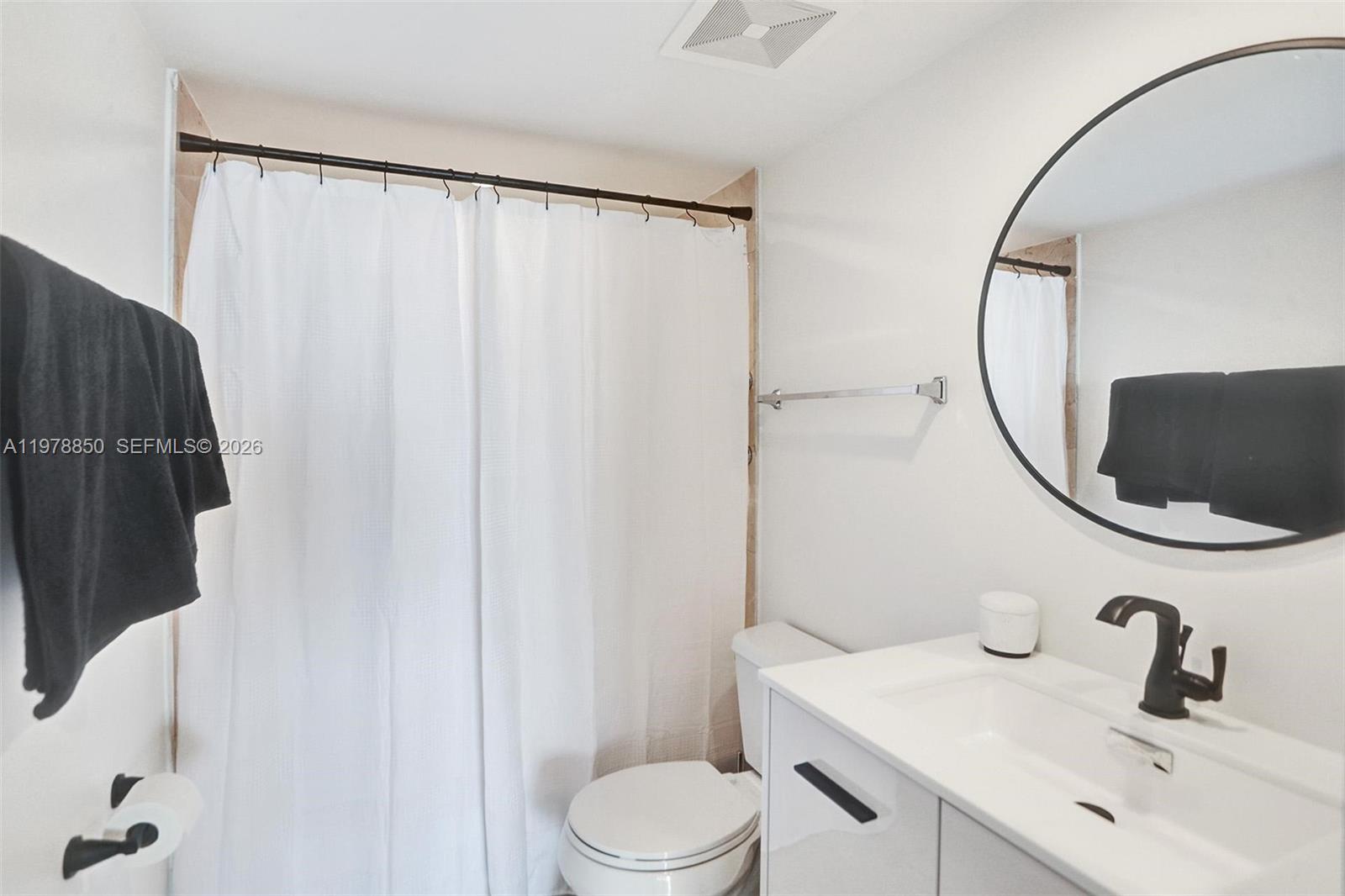 6917 Collins Avenue 915 Property Photo 12
