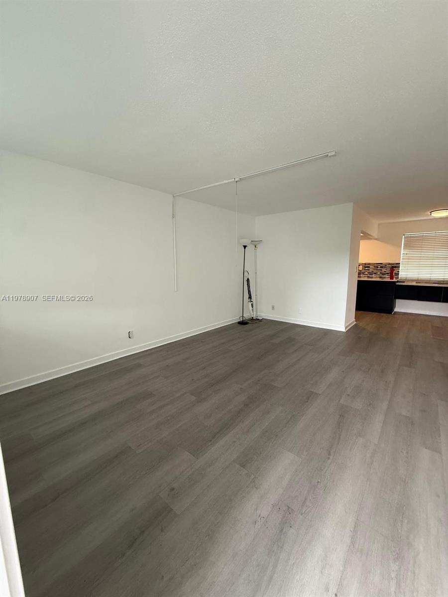 A11978907 Property Photo 6