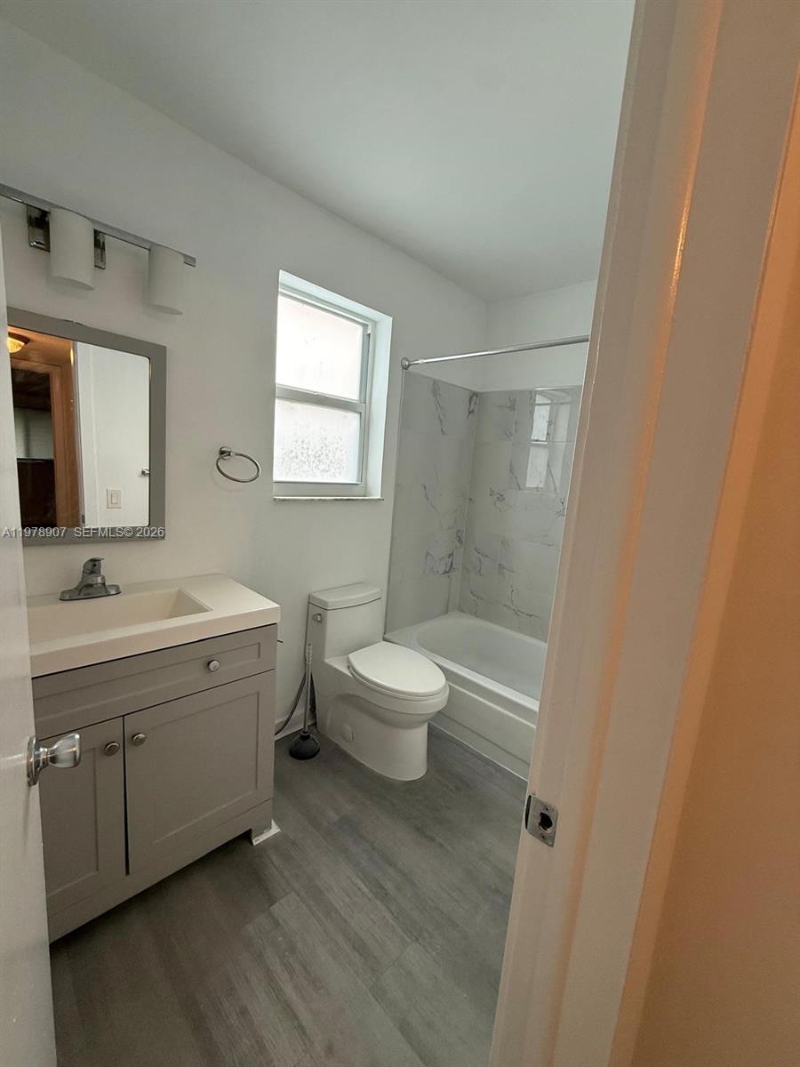 A11978907 Property Photo 13