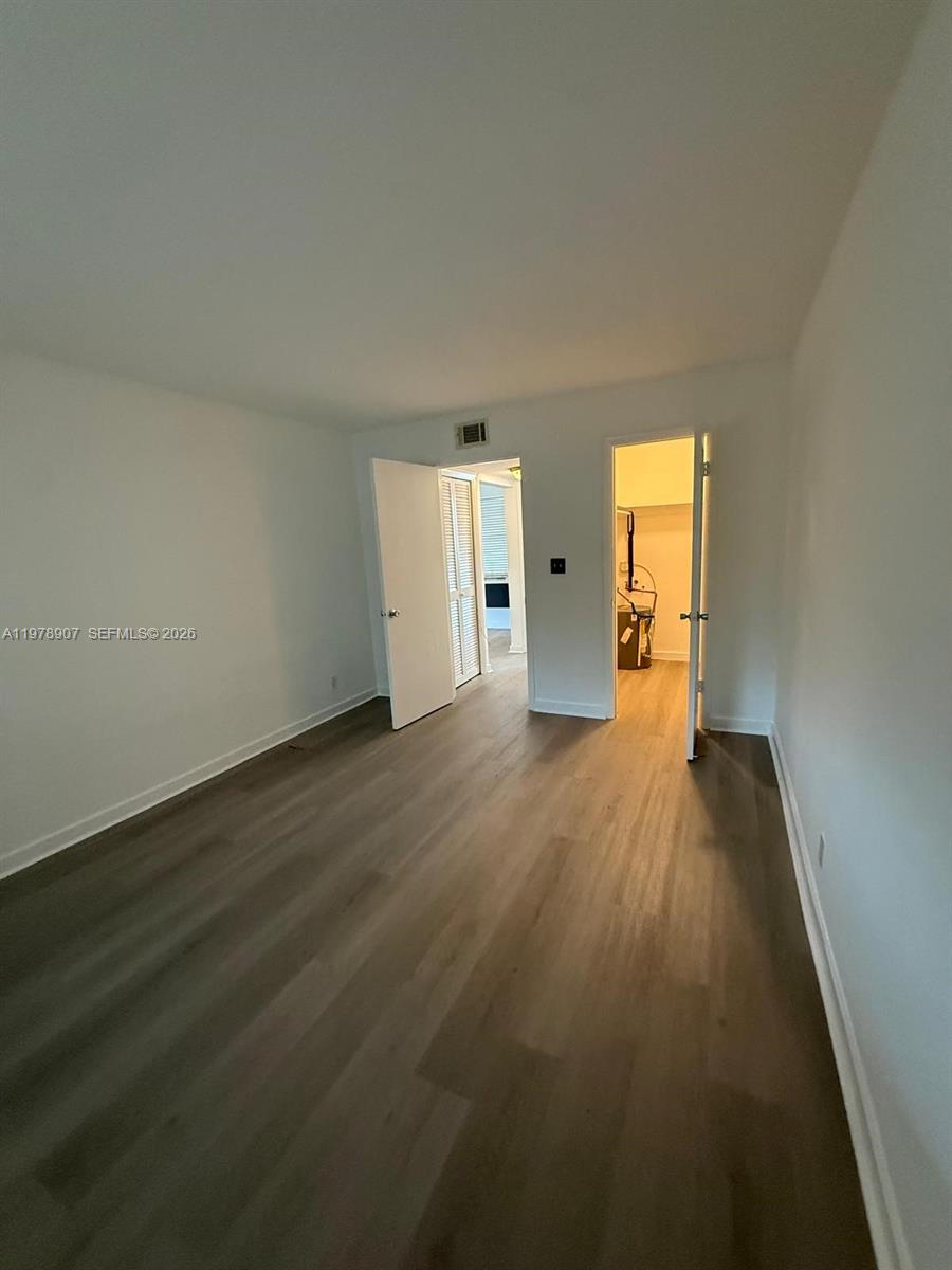 A11978907 Property Photo 18
