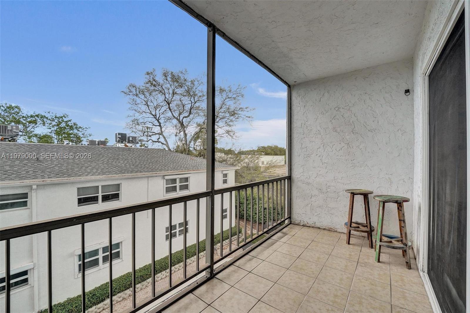 1212 Se 2nd Court 301 Property Photo 15