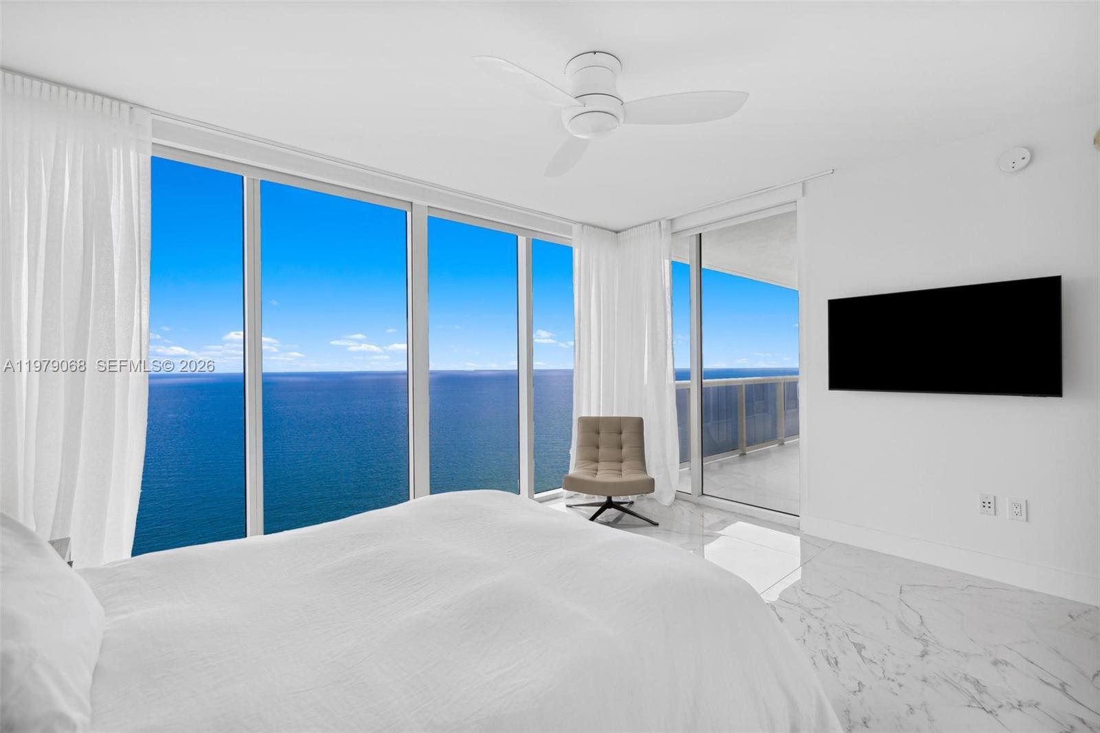 1830 S Ocean Drive 4502 Property Photo 25