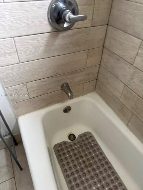 2430 Ne 135th Street 102 Property Photo 22
