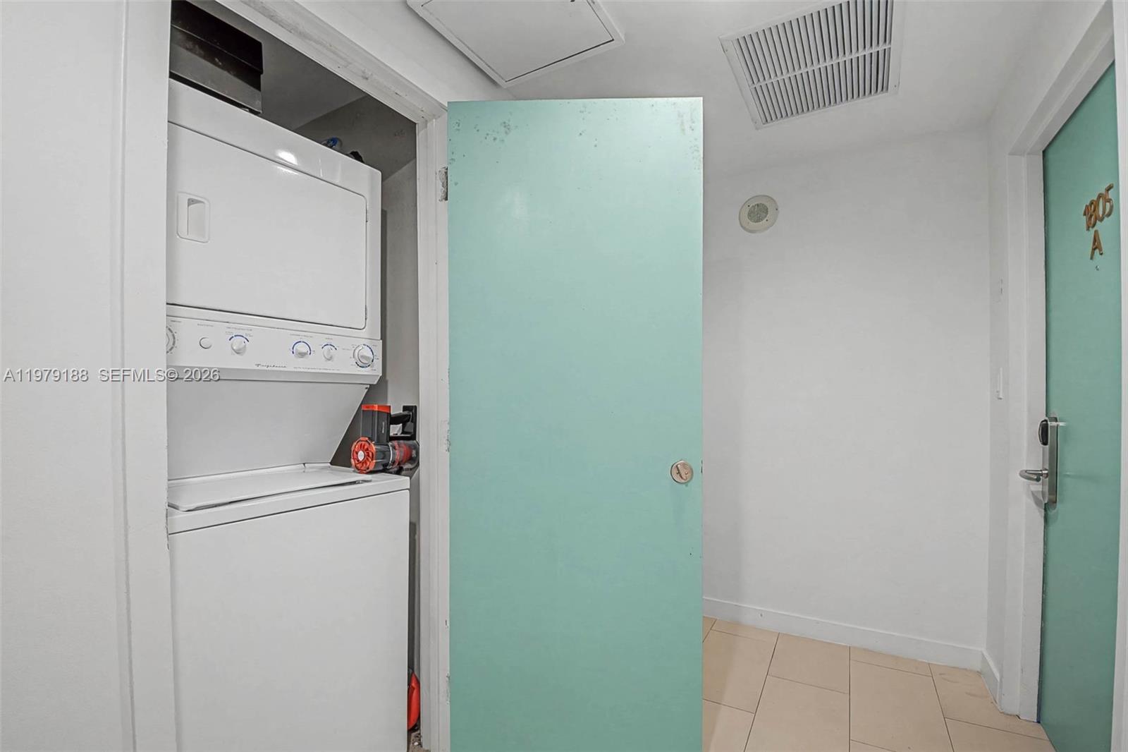 A11979188 Property Photo 17