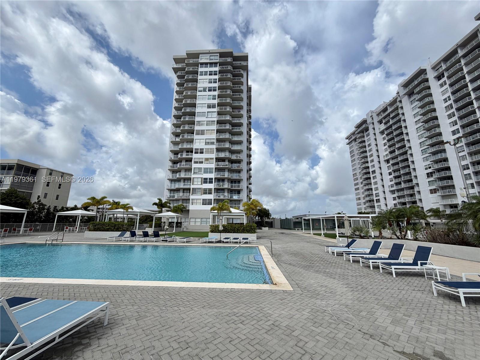 18031 Biscayne Boulevard 904 Property Photo 1